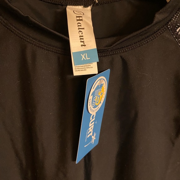 NWT Women’s Black and White Long Sleeve UV Protection Rash Guard Swim Top - Picture 14 of 15